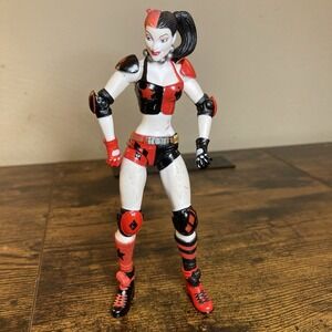 Harley Quinn Roller Derby Figure Imperfections New 52 DC Collectibles Villains